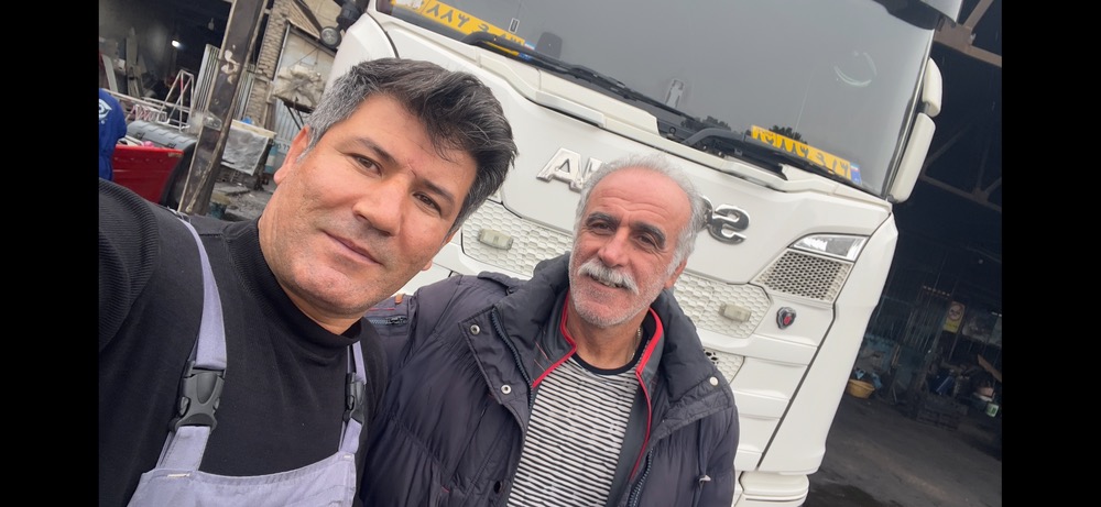 حضور آقای احمدزاده، بازیکن سابق ملوان، در مجموعه اسکانیا سرویس